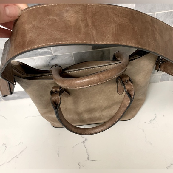 Treska Shoulder Bag and Crossbody - Picture 8 of 10